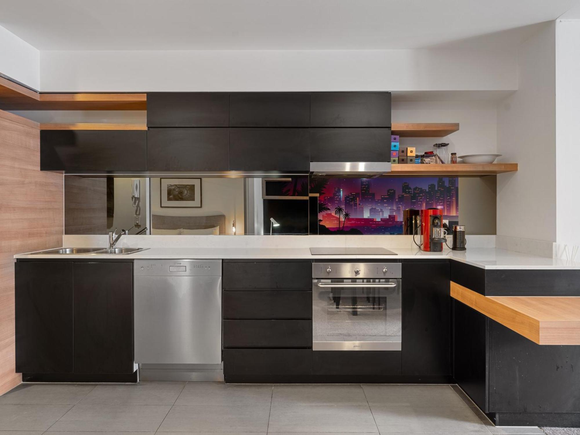 Discover Urban Bliss In Our 1-Bedroom King Bed Apartment! City Views And Cultural Gems Brisbane Exterior photo
